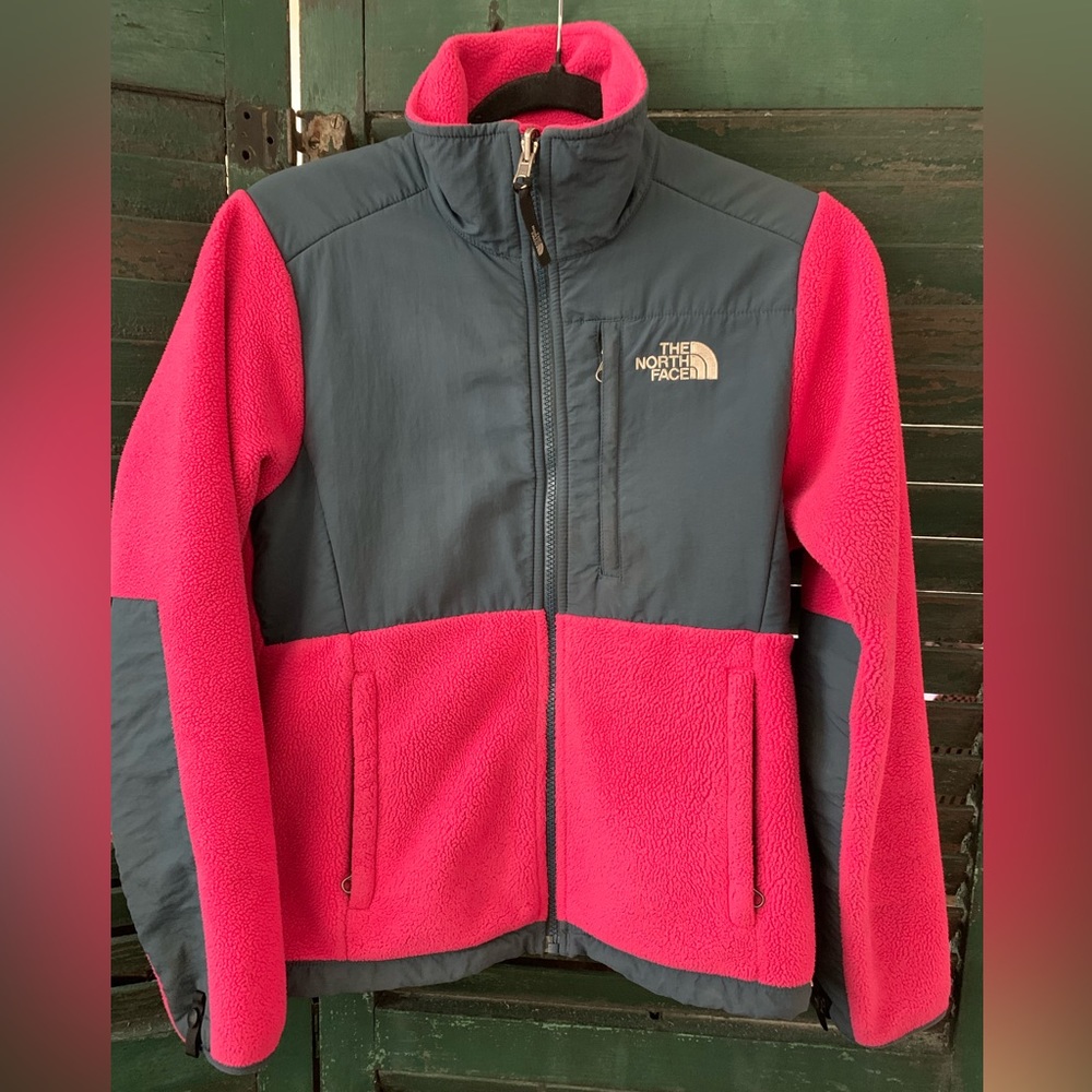 The North Face zip-up fleece jacket in neon pink XS